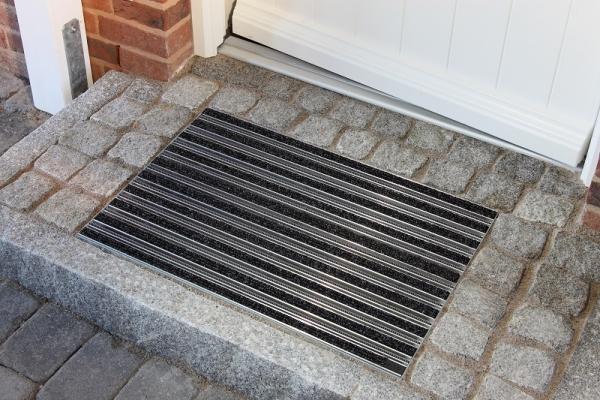 ACO Schuhabstreifermatte Rips anthrazit mit Bürstenprofil 100 x 50